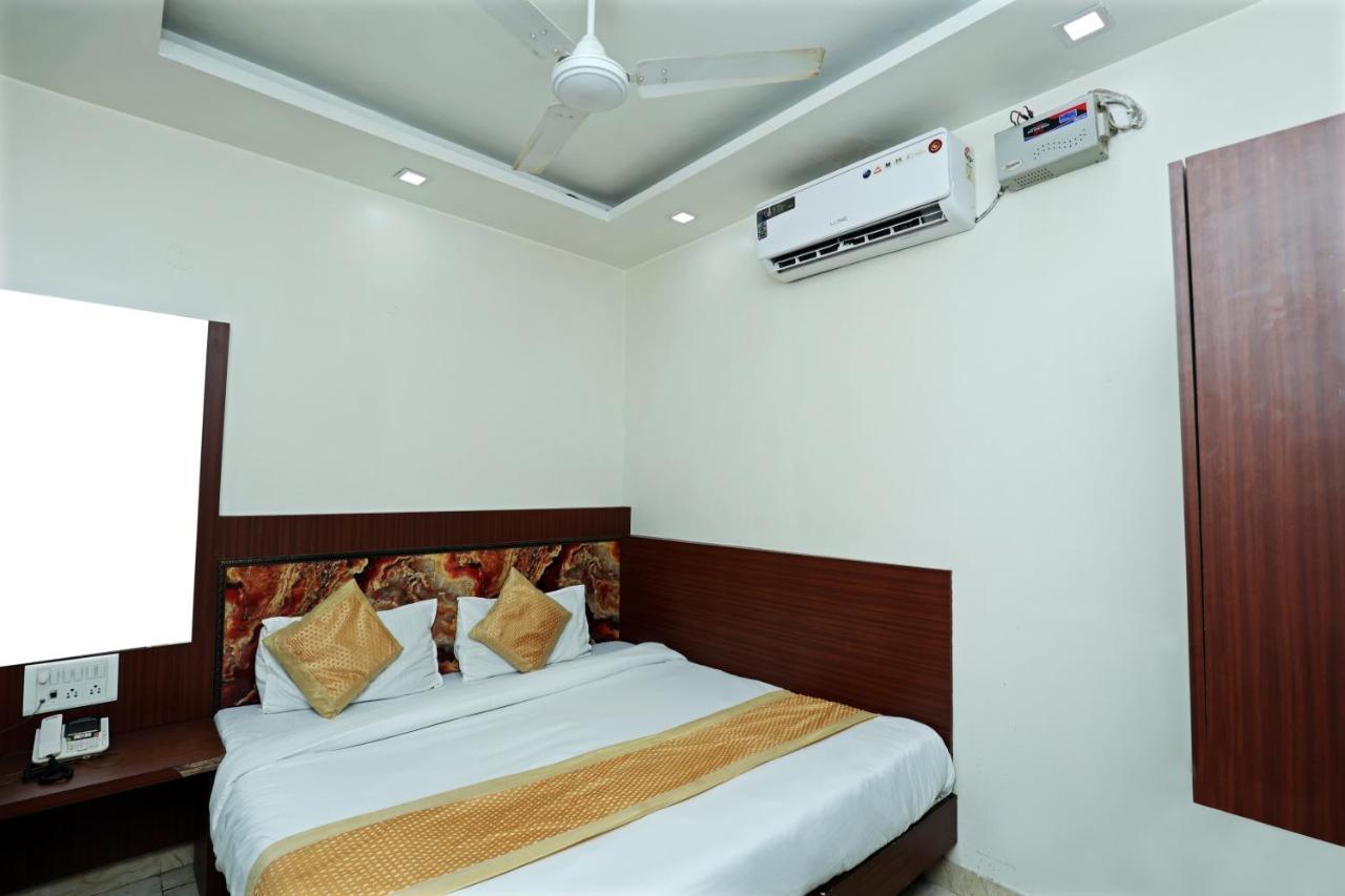 Hotel Toto International Dx Új-Delhi Kültér fotó