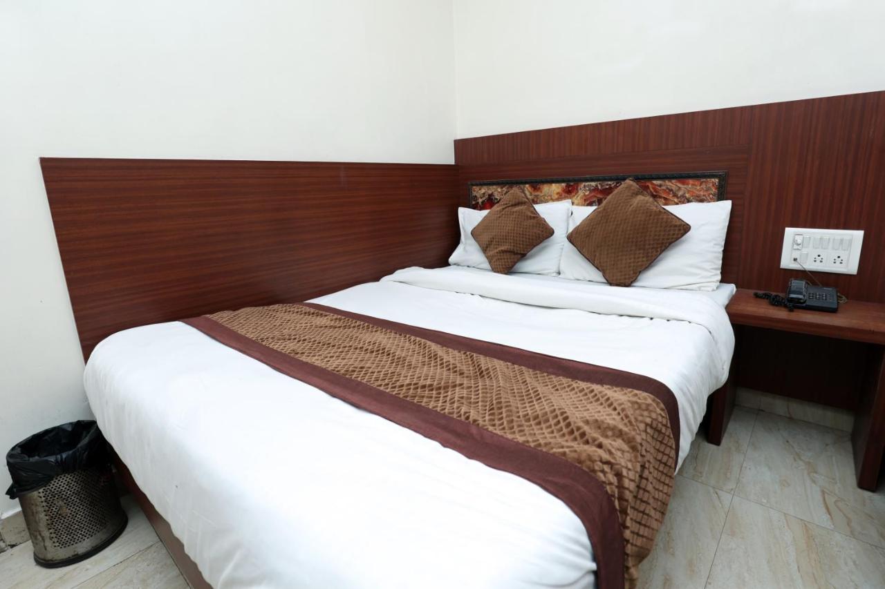Hotel Toto International Dx Új-Delhi Kültér fotó